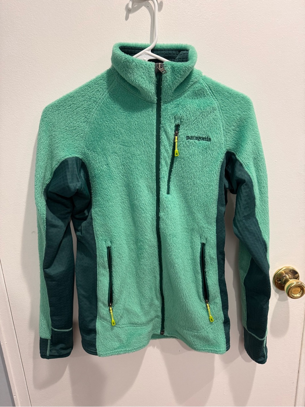 Patagonia Mint Green and Dark Teal women’s ' Fleece Jacket